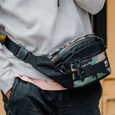 crossbody fanny pack for men.